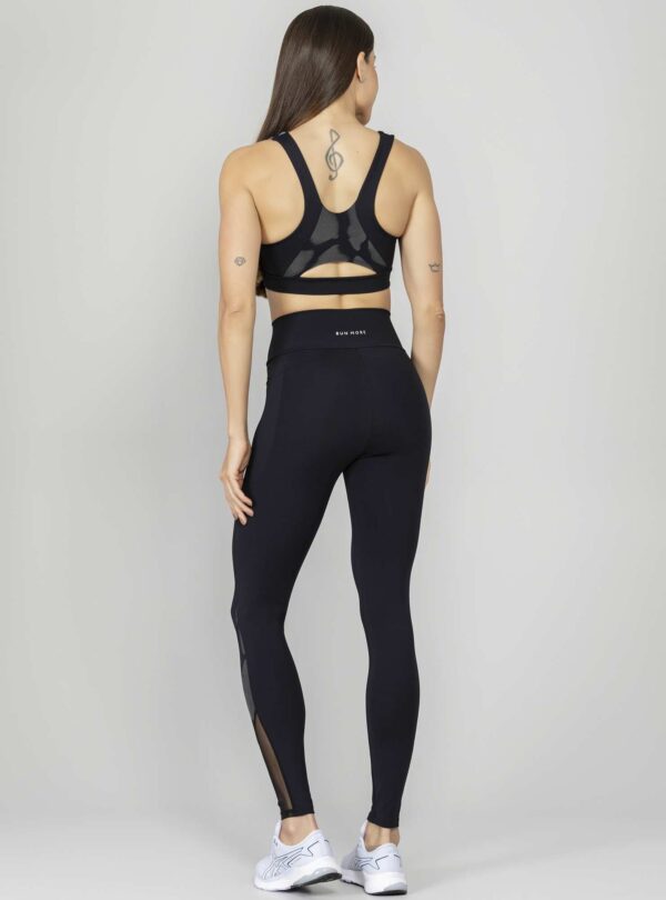 Legging con recortes attitude